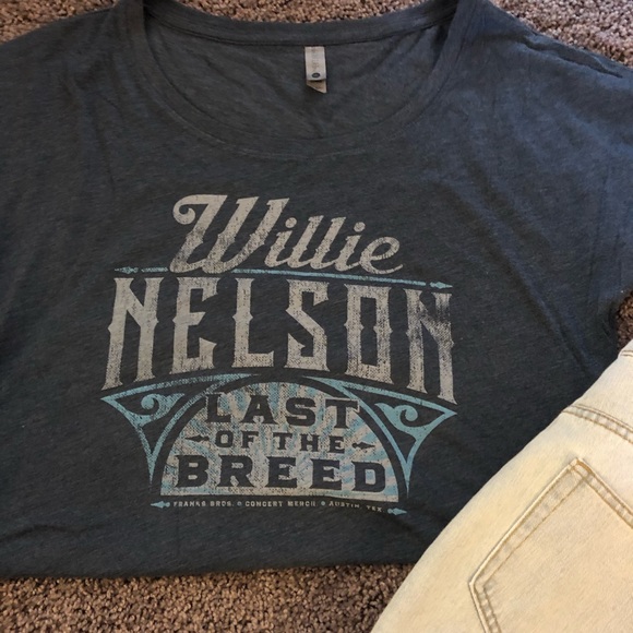 SUPER COMFY Willie Nelson T - Picture 3 of 3